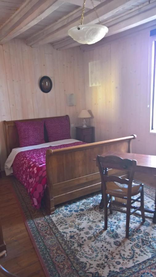 Chambre D Hote 1873 Frasne Номер фото